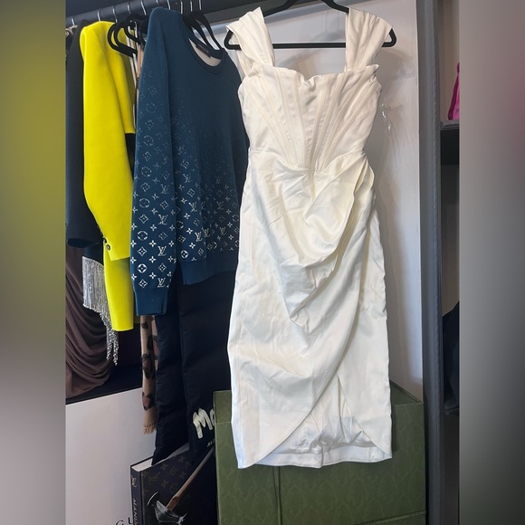 House of CB LORETTA dress - Picture 10 of 14